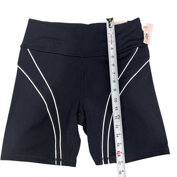 New Victoria Secret Women's Black Athletic Shorts, Women Pocket shorts, Size L‎ - Picture 4 of 10
